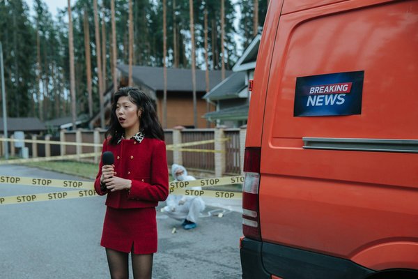 How do you prepare a traditional British Christmas pudding?